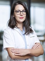 Dr. Irina Holt